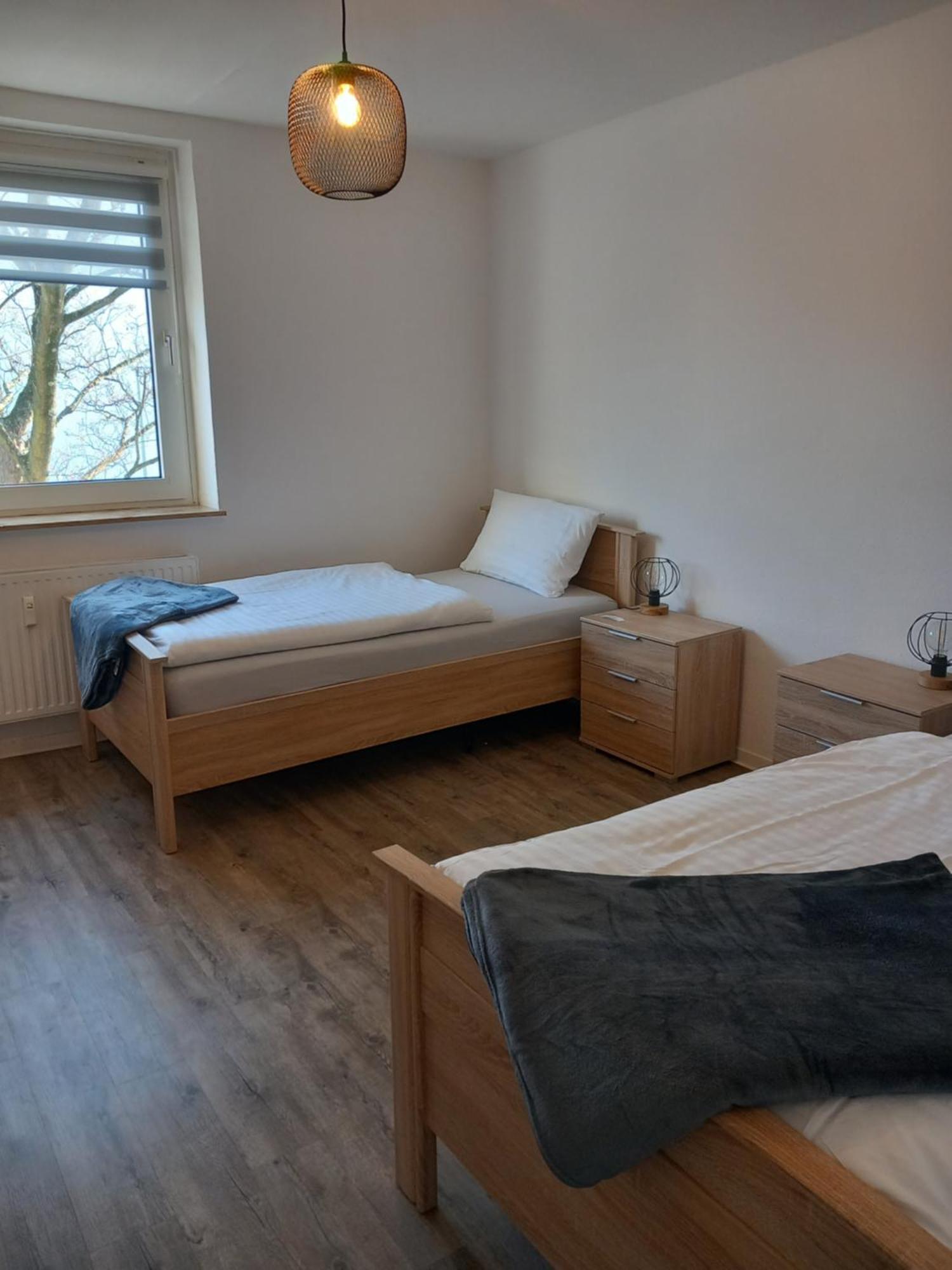 City Apartment Duisburg 2#Netflix &Wlan &Kingsize Bett & Kaffee Maschine & Central & 500M Innenhafen & 2 Min U Bahn Bagian luar foto
